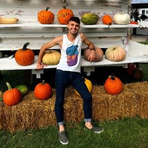 Meet your Posher, Cris